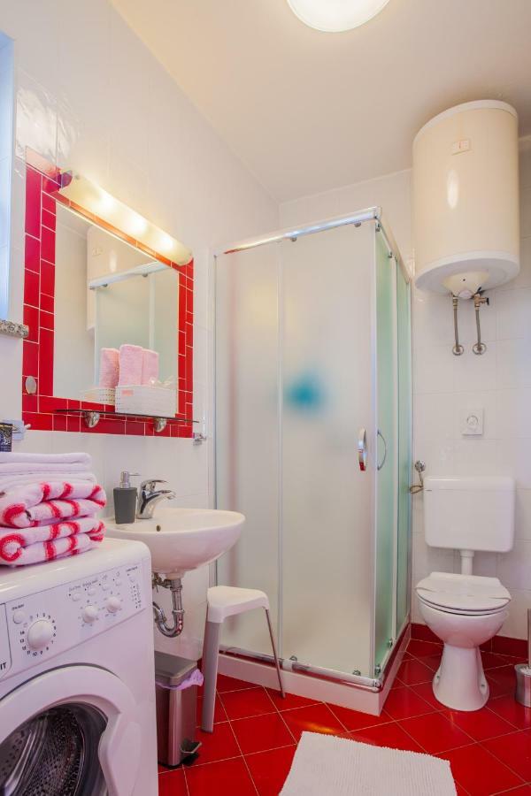Apartman Madlen Cres Exteriör bild