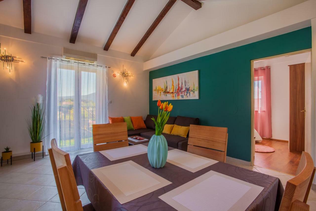 Apartman Madlen Cres Exteriör bild