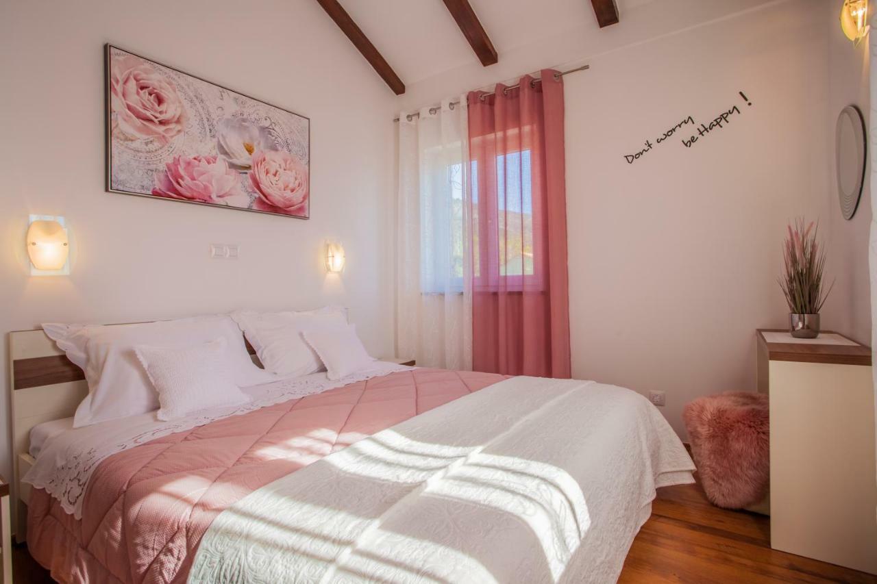 Apartman Madlen Cres Exteriör bild