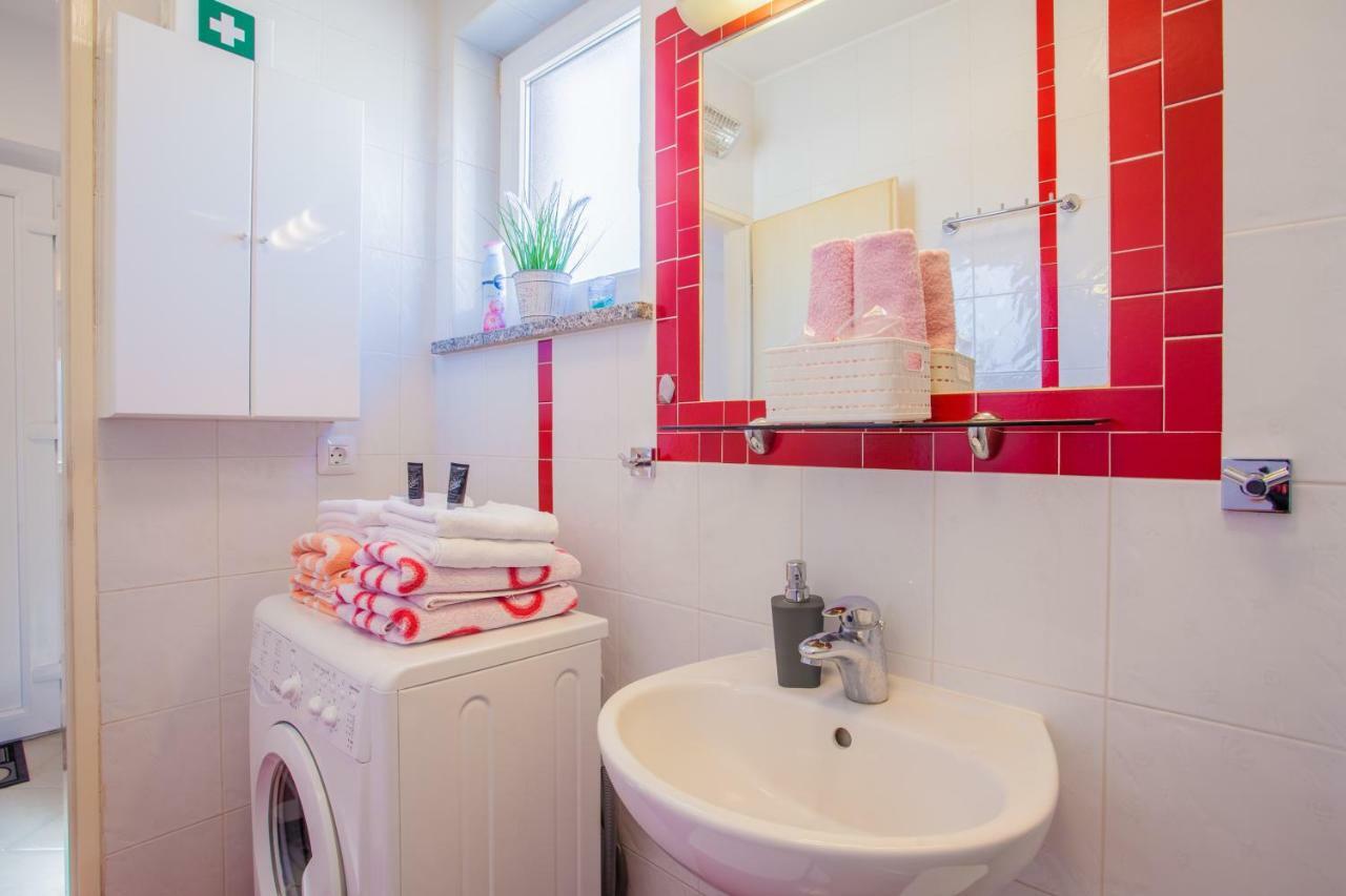 Apartman Madlen Cres Exteriör bild