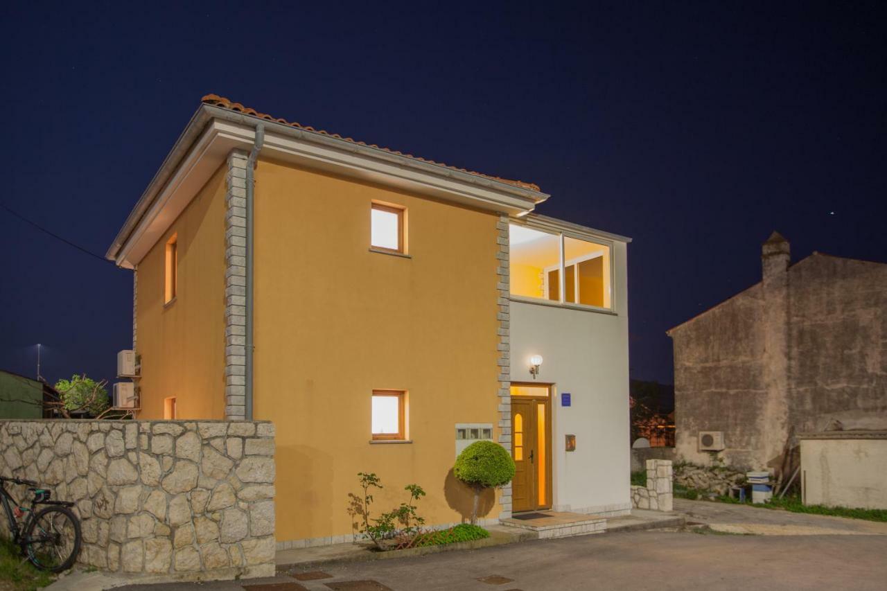Apartman Madlen Cres Exteriör bild