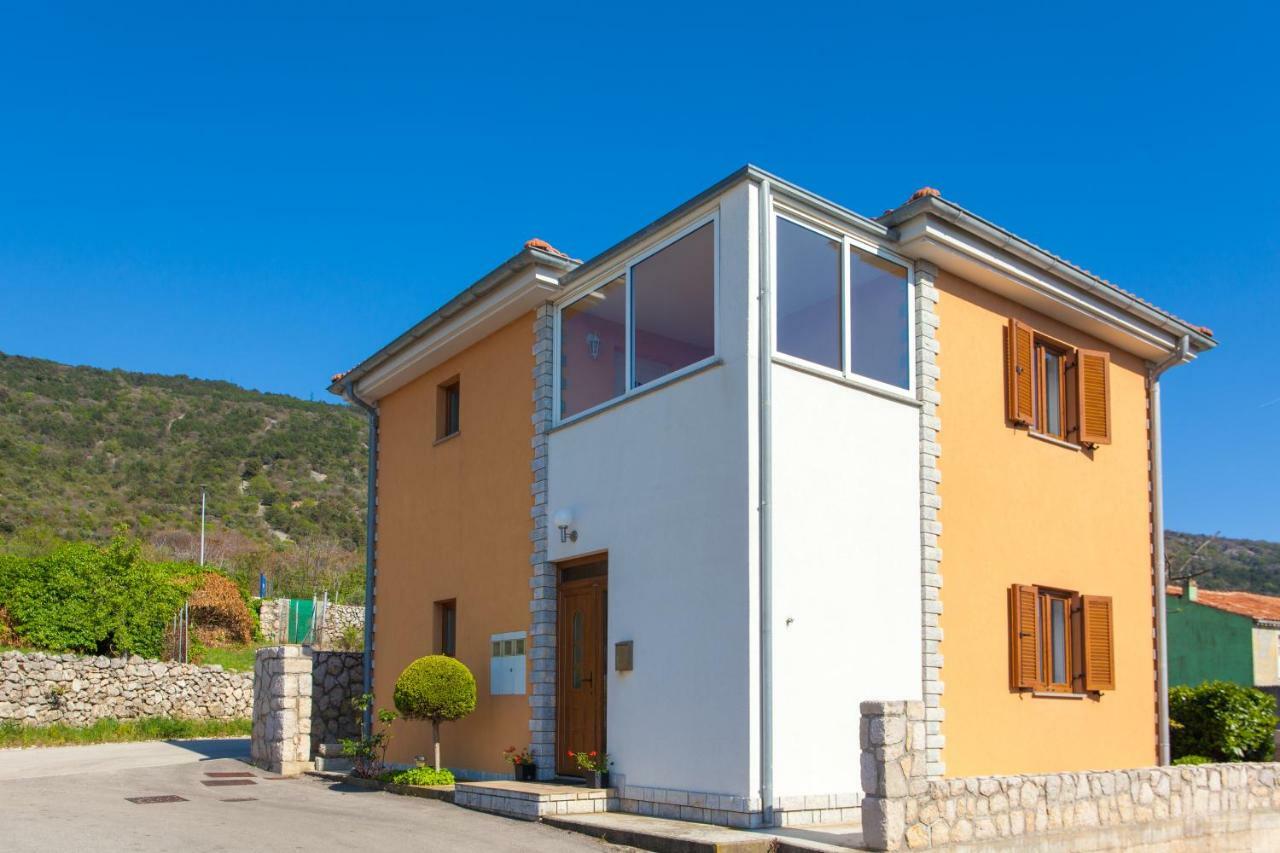 Apartman Madlen Cres Exteriör bild